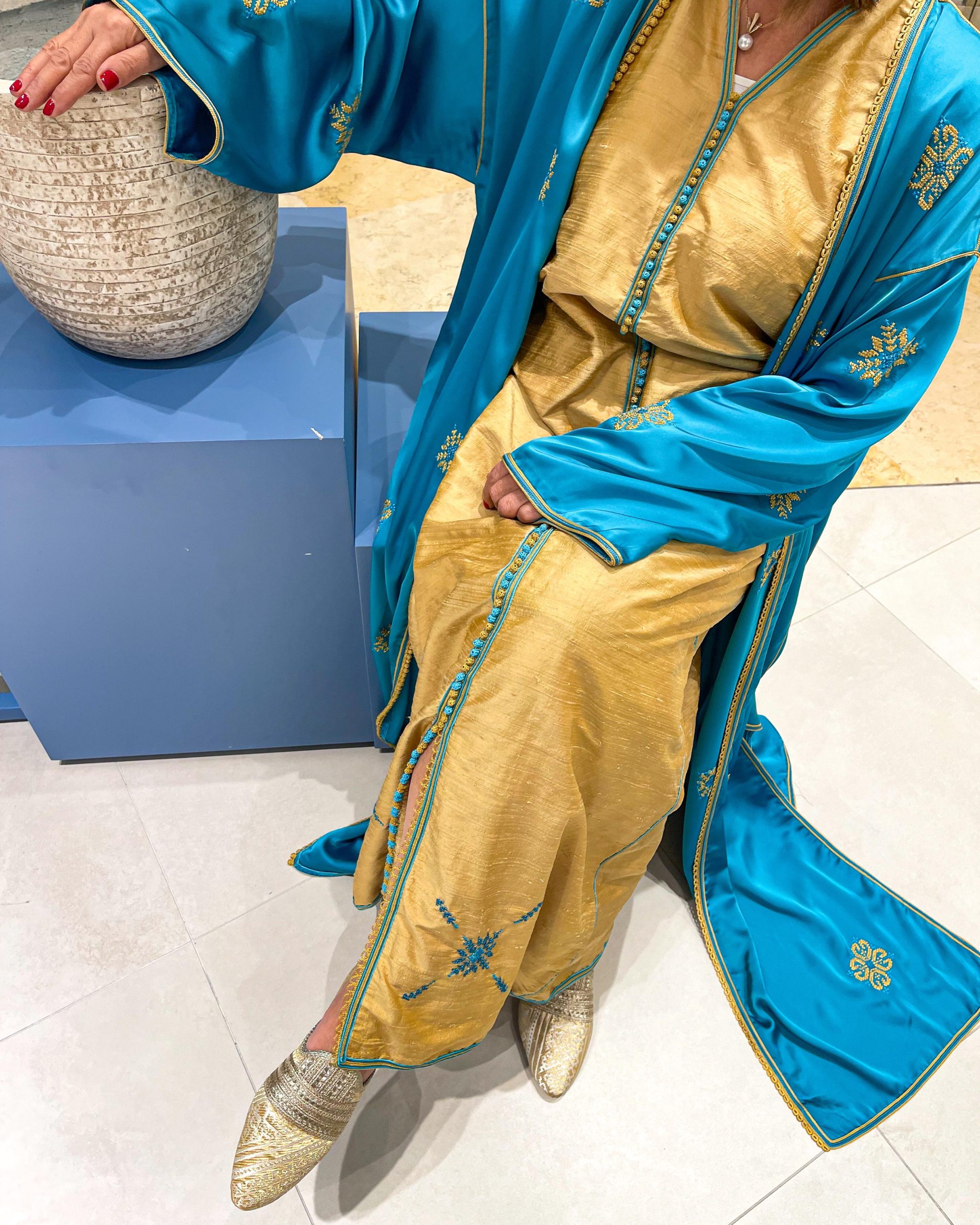 Modern morocain caftan with Palestinian embroidery touch Modern Moroccan 2-Piece Caftan – A Fusion of Heritage and Craftsmanship - Image 1