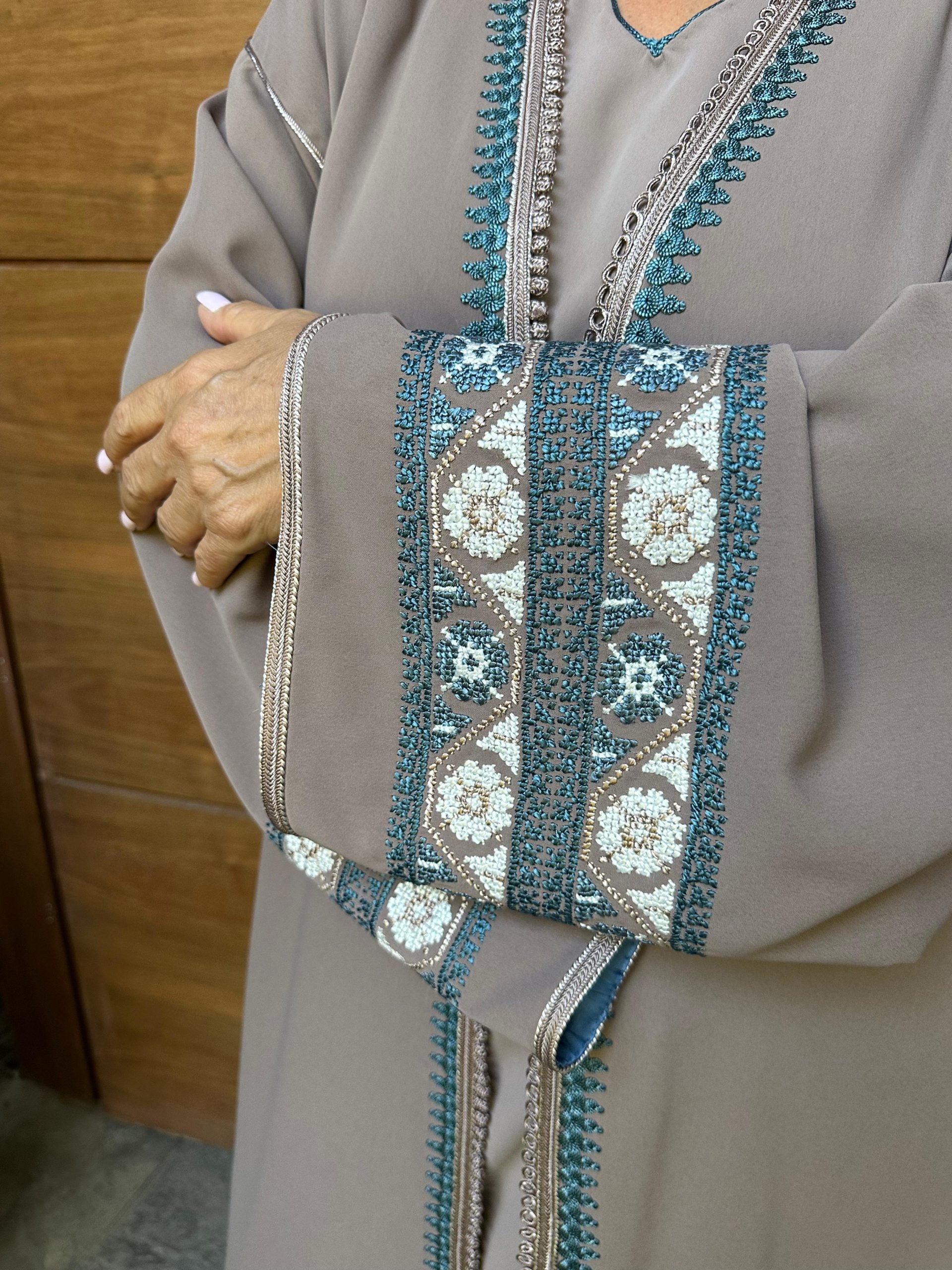 imgh4h Modern Morocain caftan adorned with Palestinian embroidery - Image 1