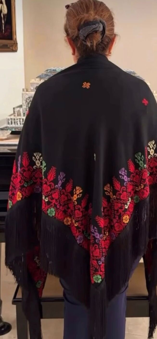 Palestinian embroidery scarf - Image 1